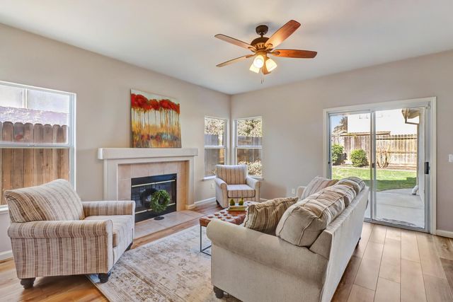 1231 Arbor Dr, Roseville, CA 95678