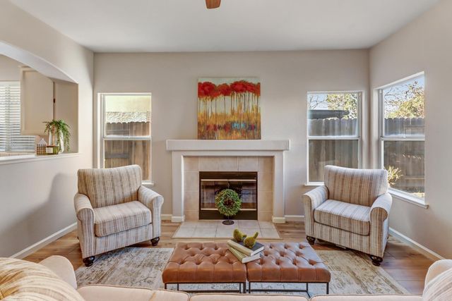 1231 Arbor Dr, Roseville, CA 95678