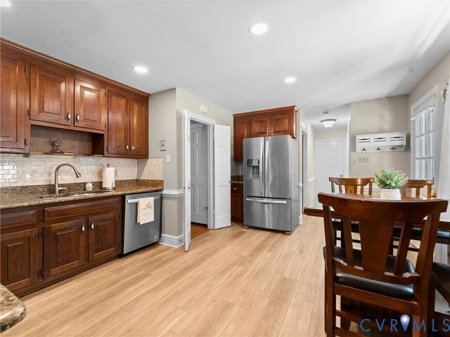 330 Saybrook Dr, North Chesterfield, VA 23236