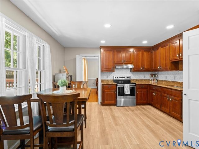 330 Saybrook Dr, North Chesterfield, VA 23236