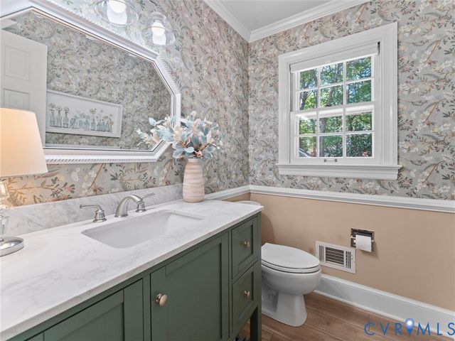 330 Saybrook Dr, North Chesterfield, VA 23236