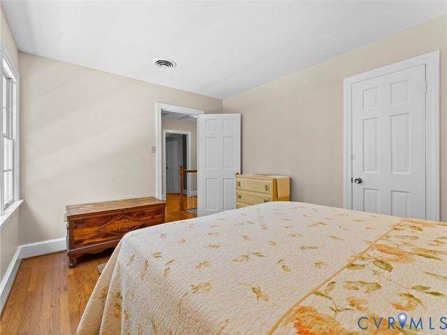 330 Saybrook Dr, North Chesterfield, VA 23236