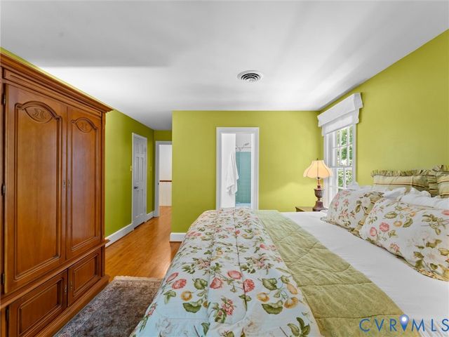 330 Saybrook Dr, North Chesterfield, VA 23236