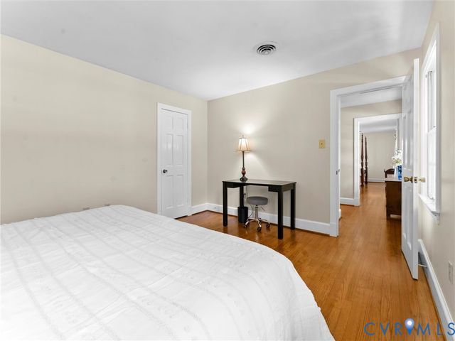 330 Saybrook Dr, North Chesterfield, VA 23236