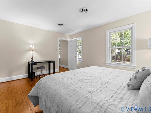 330 Saybrook Dr, North Chesterfield, VA 23236