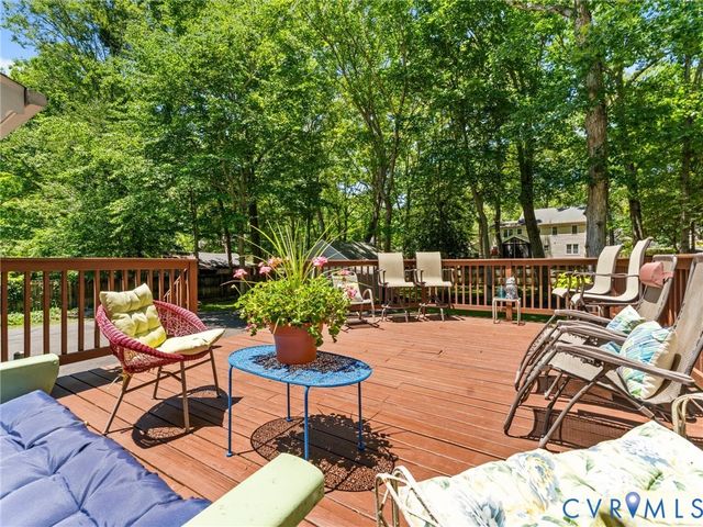 330 Saybrook Dr, North Chesterfield, VA 23236