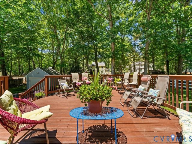 330 Saybrook Dr, North Chesterfield, VA 23236