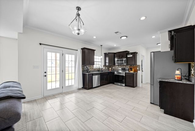 1381 Millet Dr, Clarksville, TN 37040