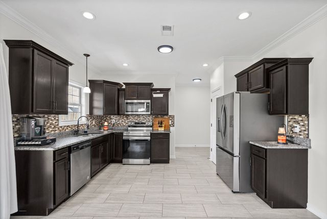 1381 Millet Dr, Clarksville, TN 37040