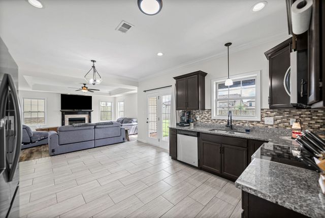 1381 Millet Dr, Clarksville, TN 37040