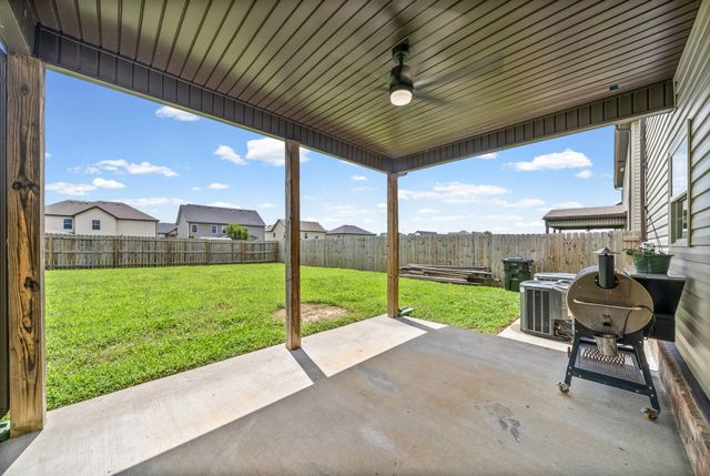 1381 Millet Dr, Clarksville, TN 37040
