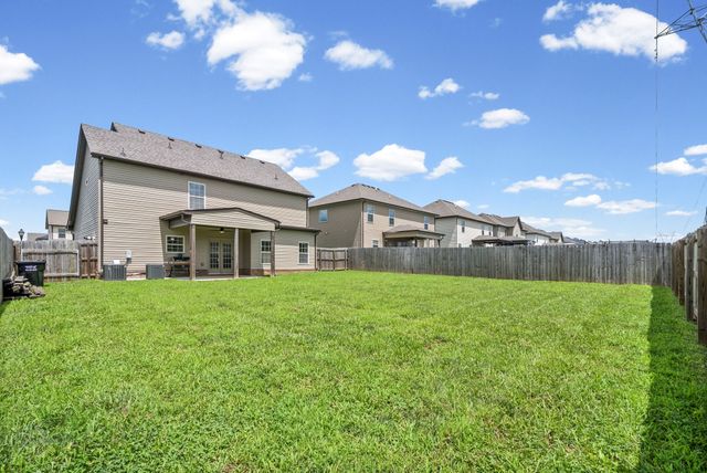 1381 Millet Dr, Clarksville, TN 37040