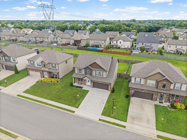 1381 Millet Dr, Clarksville, TN 37040