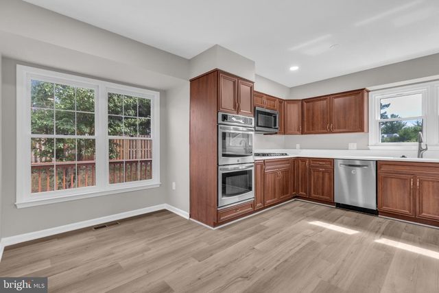 5559 SEQUOIA FARMS DR, Centreville, VA 20120