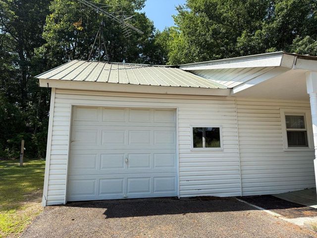 769 Clintonville Road, Peru, NY 12972