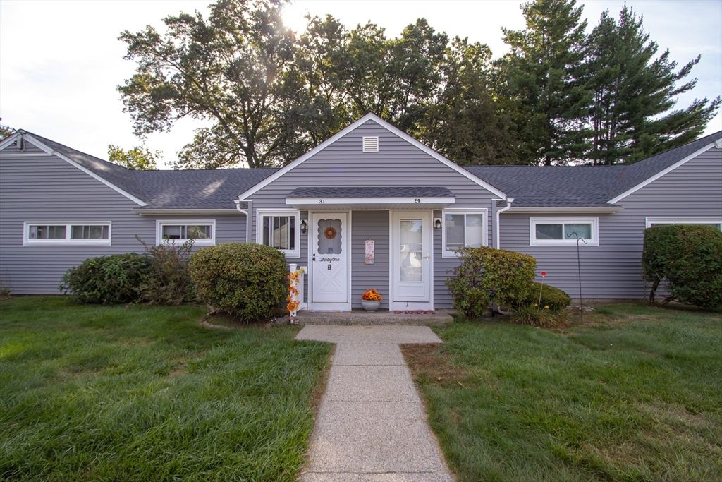 29 Meadowlark Ln 29, Chicopee, MA 01022