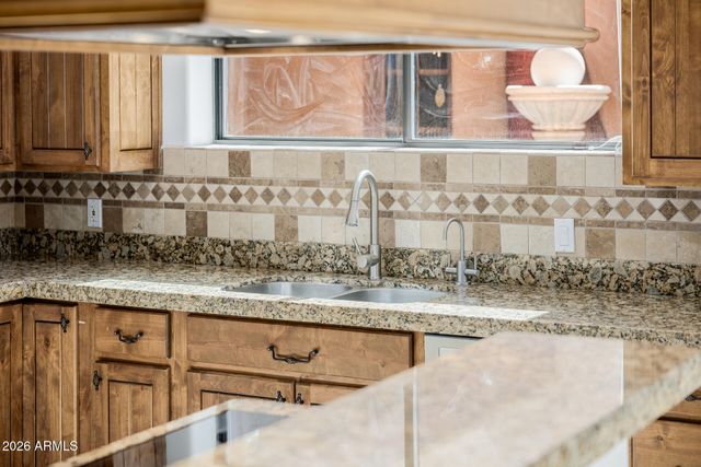 1815 W MADDOCK Road, Phoenix, AZ 85086