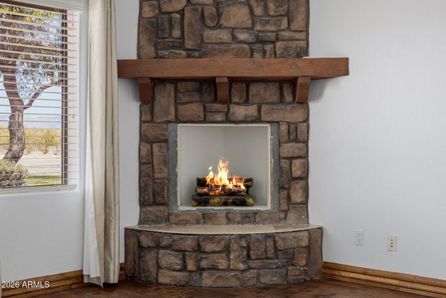 1815 W MADDOCK Road, Phoenix, AZ 85086