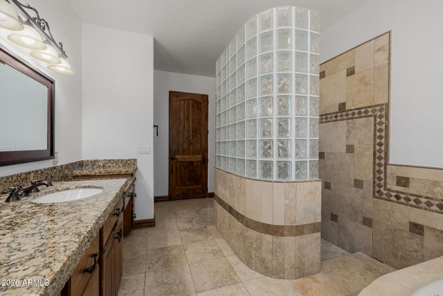 1815 W MADDOCK Road, Phoenix, AZ 85086