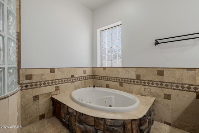 1815 W MADDOCK Road, Phoenix, AZ 85086