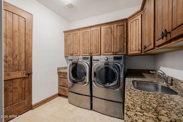 1815 W MADDOCK Road, Phoenix, AZ 85086