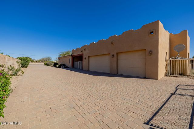 1815 W MADDOCK Road, Phoenix, AZ 85086