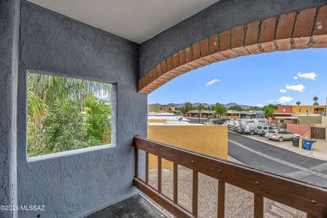 4958 N Via Carina, Tucson, AZ 85704