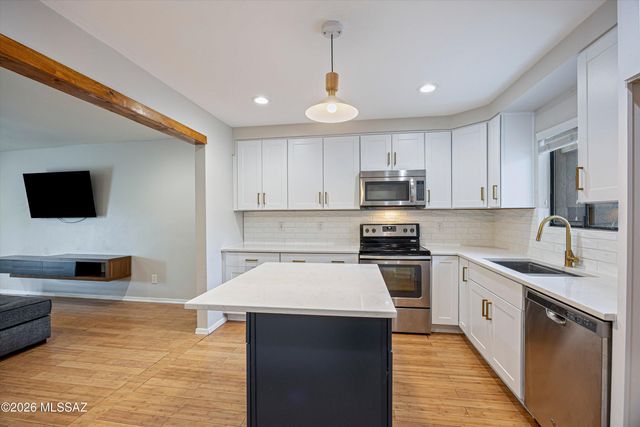 4958 N Via Carina, Tucson, AZ 85704