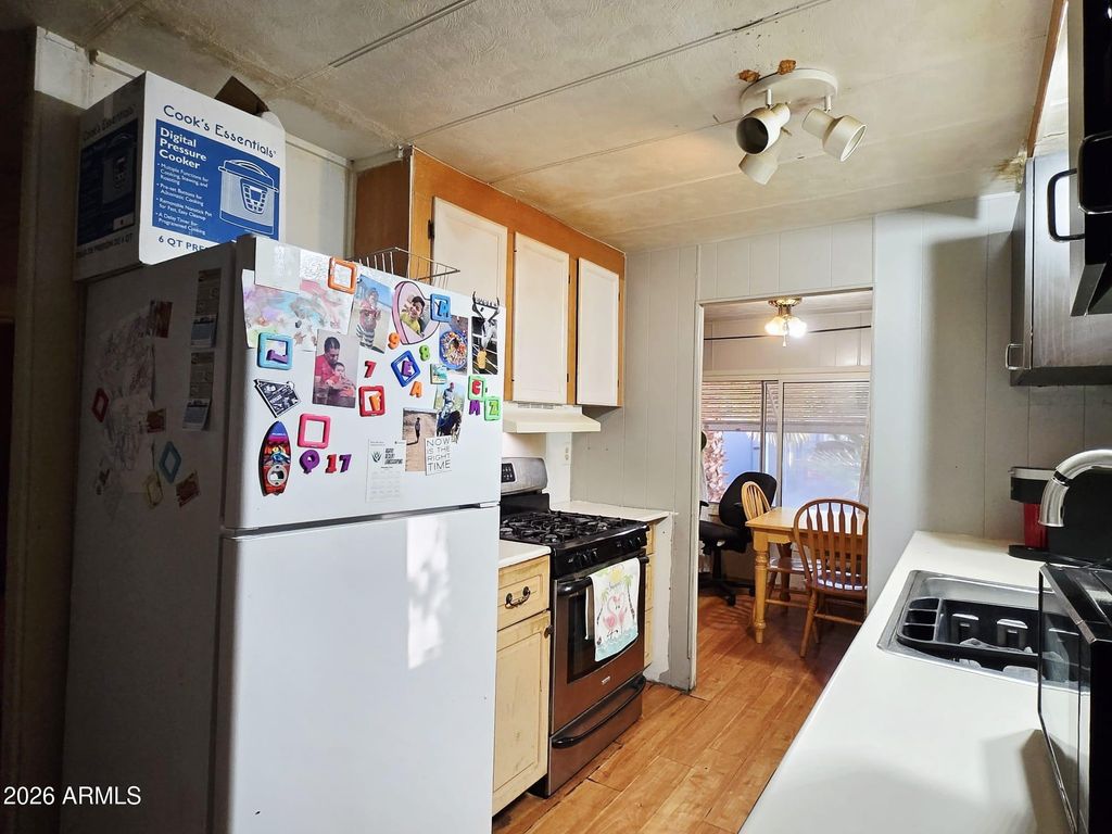 Image 9 of property listing at 303 E South Mountain Avenue 170, Phoenix, AZ 85042