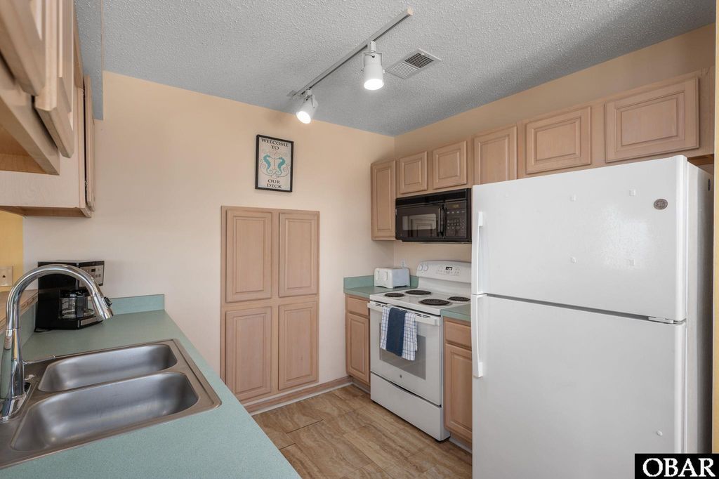 Image 7 of property listing at 5002 Brassie Court Lot 4, Nags Head, NC 27959