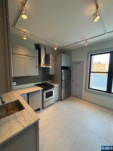 425 Bloomfield Avenue 3A, Montclair, NJ 07042