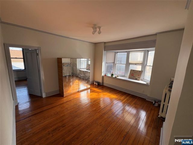 425 Bloomfield Avenue 3A, Montclair, NJ 07042