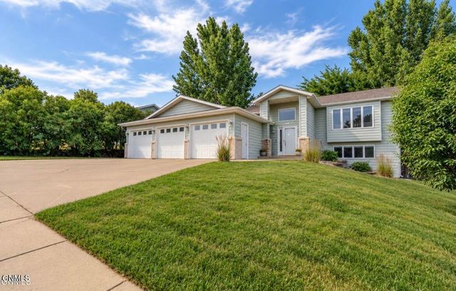 910 Mahone Avenue, Bismarck, ND 58503 property photo