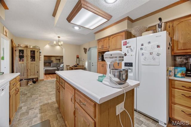 1105 Old Highway H, Waynesville, MO 65583