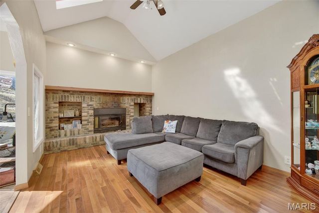 1105 Old Highway H, Waynesville, MO 65583