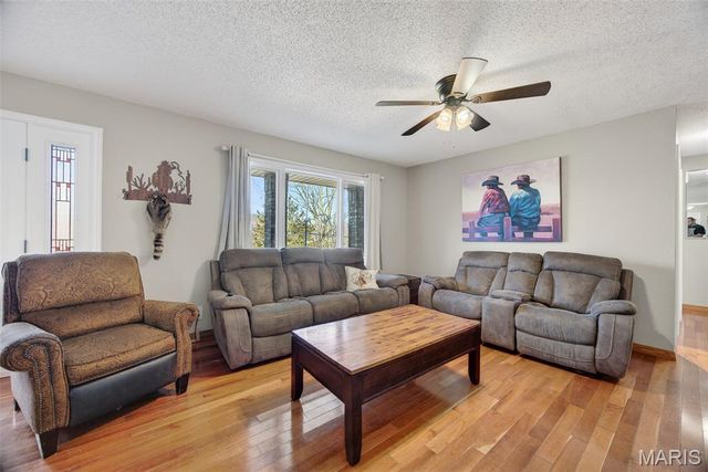 1105 Old Highway H, Waynesville, MO 65583