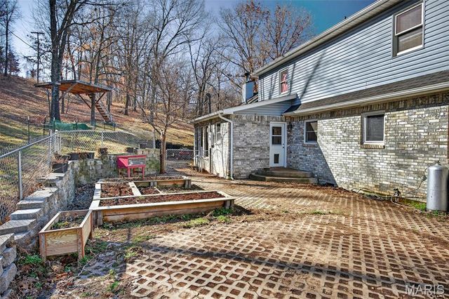 1105 Old Highway H, Waynesville, MO 65583