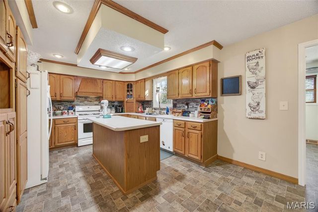 1105 Old Highway H, Waynesville, MO 65583