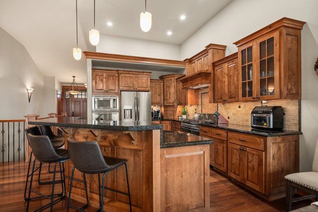 8926 E Courtview Ln, Spokane, WA 99217