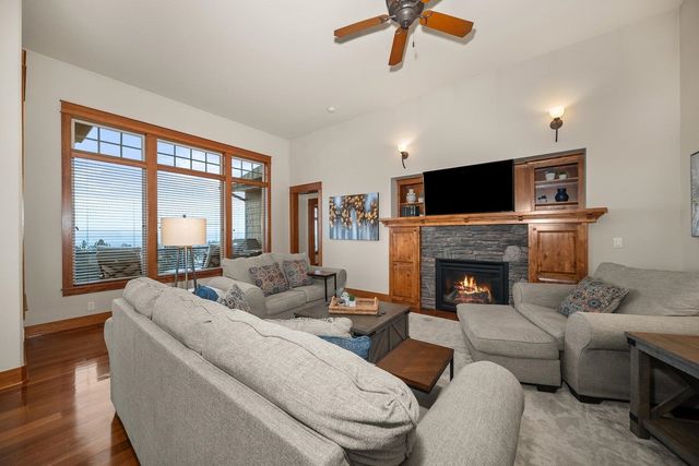 8926 E Courtview Ln, Spokane, WA 99217