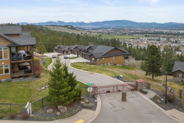 8926 E Courtview Ln, Spokane, WA 99217