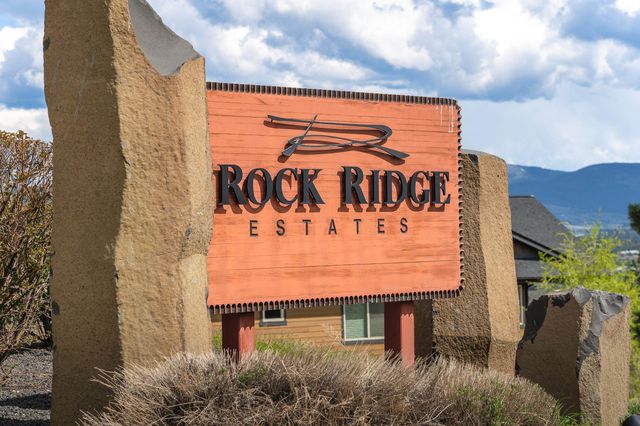 8926 E Courtview Ln, Spokane, WA 99217