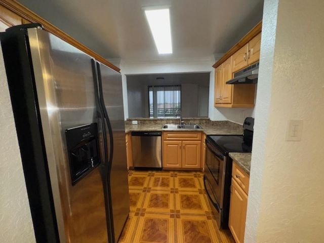 8740 NW 40th St 405, Coral Springs, FL 33065