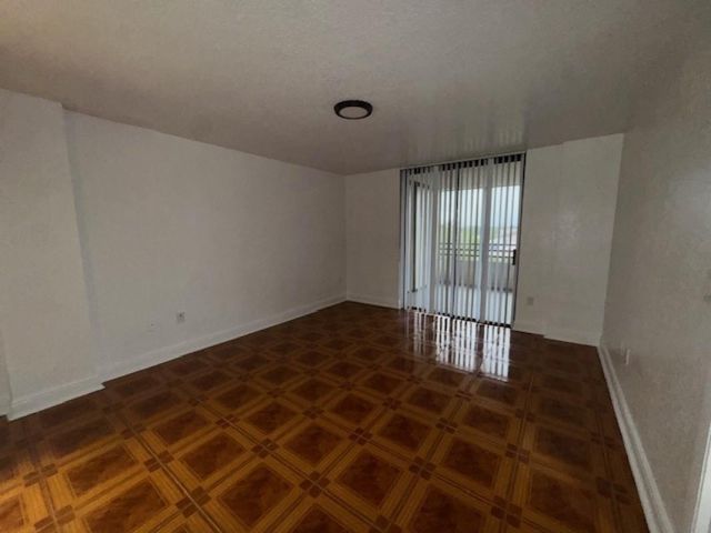 8740 NW 40th St 405, Coral Springs, FL 33065