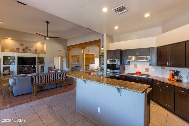 3527 W Desert Tulip Court, Tucson, AZ 85745