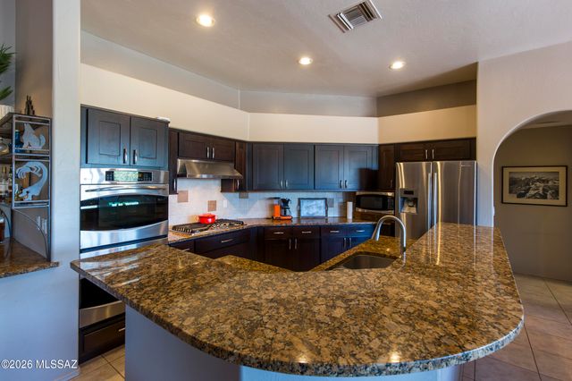 3527 W Desert Tulip Court, Tucson, AZ 85745