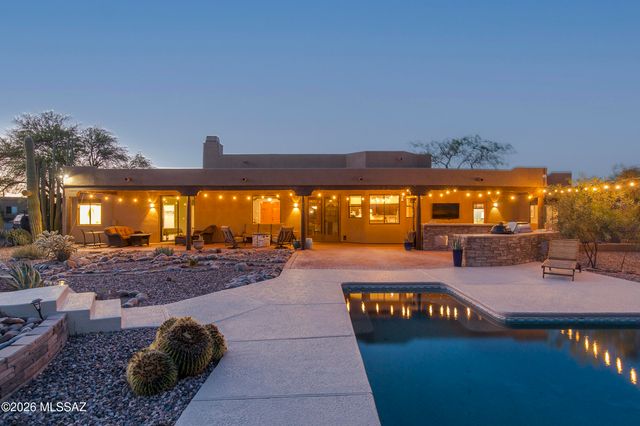3527 W Desert Tulip Court, Tucson, AZ 85745