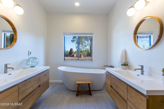 3527 W Desert Tulip Court, Tucson, AZ 85745