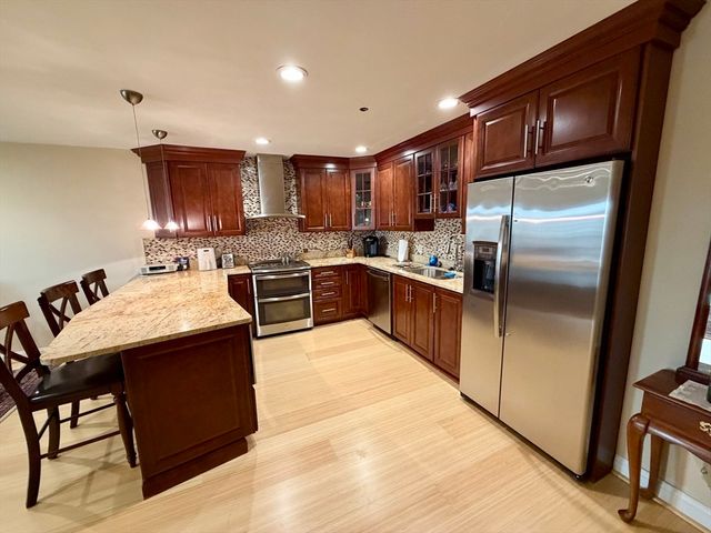 2001 Marina Dr 410, Quincy, MA 02171