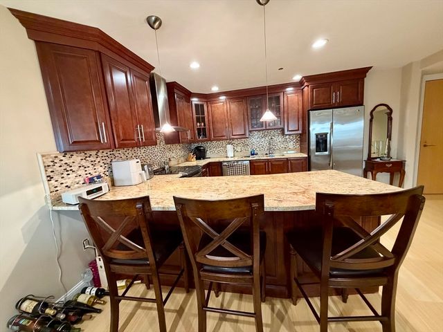 2001 Marina Dr 410, Quincy, MA 02171